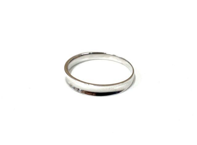 K18WG ring